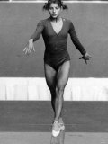 Olympic Games 1976: Russian Gymnast Olga Korbut, August 1976 Lámina fotográfica Olympic Games 1976: Russian Gymnast Olga Korbut, August 1976 Lámina fotográfica