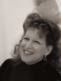 American Singer and Actress Bette Midler in London on Promotional Tour. December 1987 Photographie
