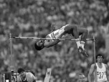 Moscow 1980 Olympic Games, Daley Thompson Clears Bar in the High Jump Discipline of the Decathalon Lámina fotográfica