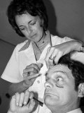 David Jason Actor with a Stylist, Having His Make Up Done at Thames TV, September 1974 Photographie
