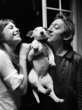 Jane Birkin and Serge Gainsbourg May 1972 at Their Paris Luxury Home Fotografická reprodukce Jane Birkin and Serge Gainsbourg May 1972 at Their Paris Luxury Home Fotografická reprodukce