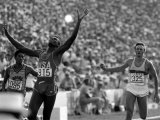 Carl Lewis of the United States of America Wins Gold in the 100 Meters Final Photographie