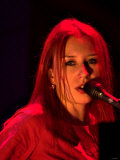 Tori Amos at Soundcheck For Her Concert at Clyde Auditorium. December 2001 Lámina fotográfica Tori Amos at Soundcheck For Her Concert at Clyde Auditorium. December 2001 Lámina fotográfica