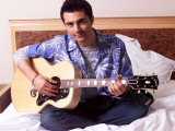 Portrait of Darius Danesh, Contestant on the Talent Show Pop Idol, August 2002 Lámina fotográfica Portrait of Darius Danesh, Contestant on the Talent Show Pop Idol, August 2002 Lámina fotográfica