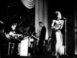 Cardiff's Shirley Bassey During Show at the Capitol Theatre on Stage with the John Barry Orchestra Fotografie-Druck