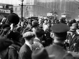 Winston Churchill Walks Into the House of Commons During the General Strike of 1926 Photographie
