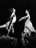 Rudolf Nureyev and Margot Fonteyn at Royal Ballet's Production of Pelleas et Melisande Lámina fotográfica Rudolf Nureyev and Margot Fonteyn at Royal Ballet's Production of Pelleas et Melisande Lámina fotográfica