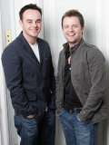 Television Presenters Ant and Dec Pose For Pictures During an Interview in March 2006 Photographie