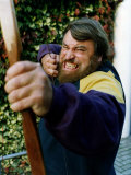Brian Blessed Actor Pulling an 80lb Crossbow Lámina fotográfica Brian Blessed Actor Pulling an 80lb Crossbow Lámina fotográfica