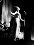 Cardiff's Shirley Bassey During Show at the Capitol Theatre on Stage with the John Barry Orchestra Fotografie-Druck