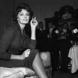 Actress Sophia Loren in London, October 1957 Fotografisk tryk Actress Sophia Loren in London, October 1957 Fotografisk tryk