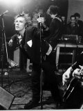Johnny Rotten Lead Singer with the Sex Pistols Pop Group 1977 Lámina fotográfica