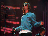 Liam Gallagher August 2000 Performing on Stage at the Gig on the Green at Glasgow Green Lámina fotográfica Liam Gallagher August 2000 Performing on Stage at the Gig on the Green at Glasgow Green Lámina fotográfica