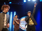 The Klaxons Win the 2007 Mercury Music Awards at the Grosvenor Hotel in Central London Fotografie-Druck