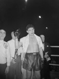 Boxing Johnny Williams After Fight with Jack Gardner, March 1952 Fotografisk tryk Boxing Johnny Williams After Fight with Jack Gardner, March 1952 Fotografisk tryk