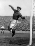 Langford For Hall is One of Manchester United's Four Changes For the Norwich Match. November 1935 Lámina fotográfica