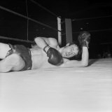Welterweight Boxing at the Royal Albert Hall Ralph Charles V. Chuck Henderson. November 1969 Fotografisk tryk Welterweight Boxing at the Royal Albert Hall Ralph Charles V. Chuck Henderson. November 1969 Fotografisk tryk