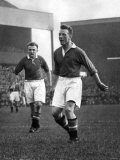 Don Gibson, Left, Jeff Whitefoot, Right. Manchester United Afc. October 1952 Lámina fotográfica
