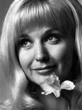Nyree Dawn-Porter, Star of B.B.C. 2's Forsthye Saga. March 1967 Fotografisk tryk Nyree Dawn-Porter, Star of B.B.C. 2's Forsthye Saga. March 1967 Fotografisk tryk
