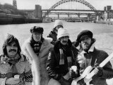 Lindisfarne Filming on Tyne Ferry For Half-Hour Television Show Called 'All Right Now' Lámina fotográfica Lindisfarne Filming on Tyne Ferry For Half-Hour Television Show Called 'All Right Now' Lámina fotográfica