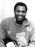 Birthday Boy: Watford's Luther Blissett, 25 Aims to Celebrate with a Cup Win over Fulham Lámina fotográfica Birthday Boy: Watford's Luther Blissett, 25 Aims to Celebrate with a Cup Win over Fulham Lámina fotográfica