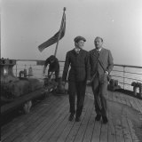 Donald Pleasence and Samantha Egger Walking on Ship's Deck on Set of Dr Crippen Fotografisk tryk