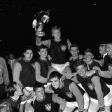 West Ham Team Winners of European Cup Lámina fotográfica