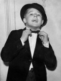Ernie Wise, 13 Years Old Comedian, Son of a Parcel Porter on Leeds Central Station Lámina fotográfica Ernie Wise, 13 Years Old Comedian, Son of a Parcel Porter on Leeds Central Station Lámina fotográfica