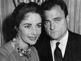 Elizabeth Taylor with Her Late Husband, Film Producer Mike Todd. He Died in an Air Crash Lámina fotográfica Elizabeth Taylor with Her Late Husband, Film Producer Mike Todd. He Died in an Air Crash Lámina fotográfica