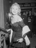Glynis Johns Actress Attending Film Premiere of 'Mad About the Man' October 1954 Fotografie-Druck
