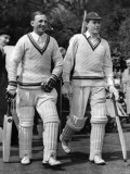 Two Former England Captains Take the Field Again Lámina fotográfica Two Former England Captains Take the Field Again Lámina fotográfica