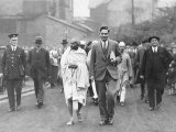 Gandhi During His Tour of the Lancaster Cotton Mills Photographie