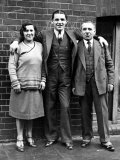 Jack 'The Kid' Berg with His Parents Boxing Boxer, 1930s Fotografisk tryk Jack 'The Kid' Berg with His Parents Boxing Boxer, 1930s Fotografisk tryk