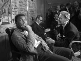 Cassius Clay aka Muhammad Ali May in Town For the Heavyweight Title Fight with Henry Cooper Lámina fotográfica