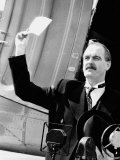 John Cleese Actor in a Scene from a Comedy Show Impersonating Pm Chamberlain May 1980 Photographie