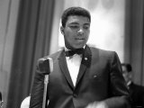 Muhammad Ali Arrived in London For a Title Fight Boxing Fotografisk tryk Muhammad Ali Arrived in London For a Title Fight Boxing Fotografisk tryk