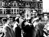 Tottenham Hotspur Return Home with FA Cup on Bus 1967 After Beating Chelsea Fotografie-Druck