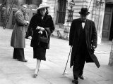 John Spencer Churchill Walking Down the Street with His Wife Clarissa Photographie