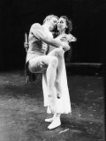 Margot Fonteyn Ballet Dancer Rehearsing with John Gilpin Lámina fotográfica Margot Fonteyn Ballet Dancer Rehearsing with John Gilpin Lámina fotográfica