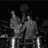 Arsenal Footballers George Graham and Charlie George in Style Clothing Playing After Winning FA Cup Lámina fotográfica Arsenal Footballers George Graham and Charlie George in Style Clothing Playing After Winning FA Cup Lámina fotográfica