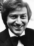 Des O Connor TV Presenter Comedian Smiling Portrait Shot Photographie