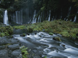 Water Falling and Flowing Over Rocks Creates a Meditative Scene Photographie par Karen Kasmauski