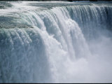 Cascade of Water Thunders Over Niagara Falls Photographie par Skip Brown