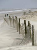 Snow Fence Stretches Across a Dune in an Attempt to Curb Erosion Photographie par Skip Brown