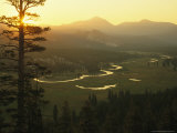 View at Dawn of the Tuolumne River Winding Through Tuolumne Meadows Photographie par Phil Schermeister