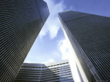 Skyward View of the Twin Towers of the World Trade Center Lámina fotográfica por Rex Stucky