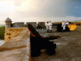 Soldiers in Colonial Dress During Canonazo Ceremony, El Morro Castle Fotografisk trykk av Christopher Baker