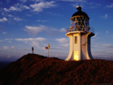 Dawn Light Falling on the Lighthouse Lámina fotográfica por Paul Kennedy Dawn Light Falling on the Lighthouse Lámina fotográfica por Paul Kennedy