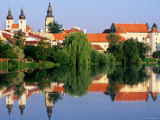 Renaissance Chateau and Holy Name Jesus Church across One of Ponds at Sunrise Photographie par Richard Nebesky