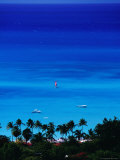 Boats and Catamaran on Dickenson Bay Photographie par Richard I'Anson